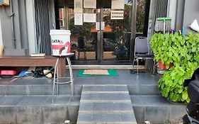 OYO Life 92883 Kost Ratana Cengkareng Syariah